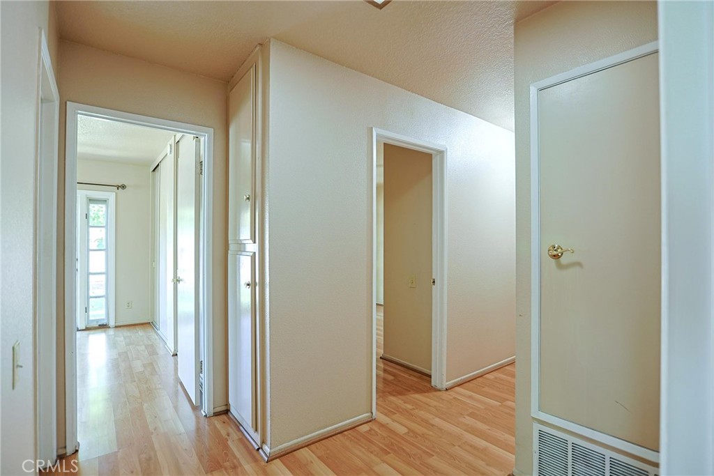 https://media.crmls.org/medias/c75b2613-e40c-4953-81f6-0aff18ba2842.jpg?preset=X-Large