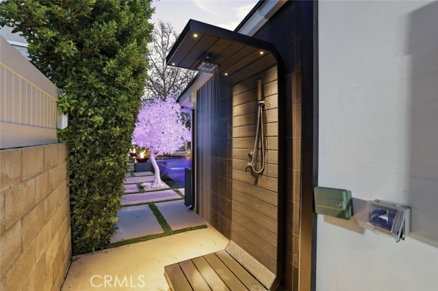 Detail Gallery Image 49 of 64 For 4926 Greenbush Ave, Sherman Oaks,  CA 91423 - 4 Beds | 3 Baths