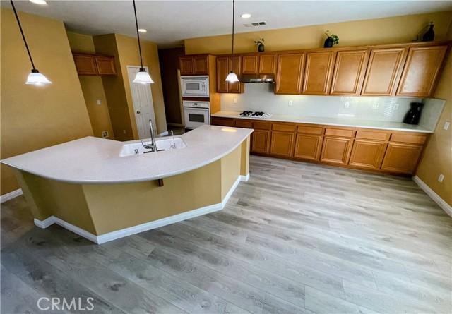 Detail Gallery Image 11 of 56 For 13977 Blue Ribbon Ln, Corona,  CA 92880 - 4 Beds | 3/1 Baths