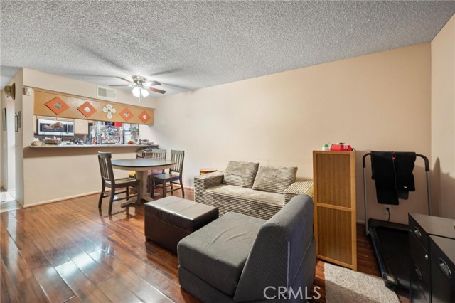 Detail Gallery Image 4 of 18 For 12601 Van Nuys Bld #119,  Pacoima,  CA 91331 - 1 Beds | 1 Baths