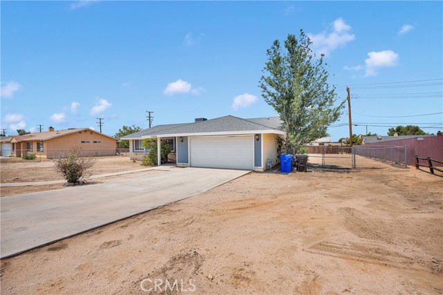 Detail Gallery Image 3 of 30 For 11644 Chimayo Rd, Apple Valley,  CA 92308 - 3 Beds | 2 Baths