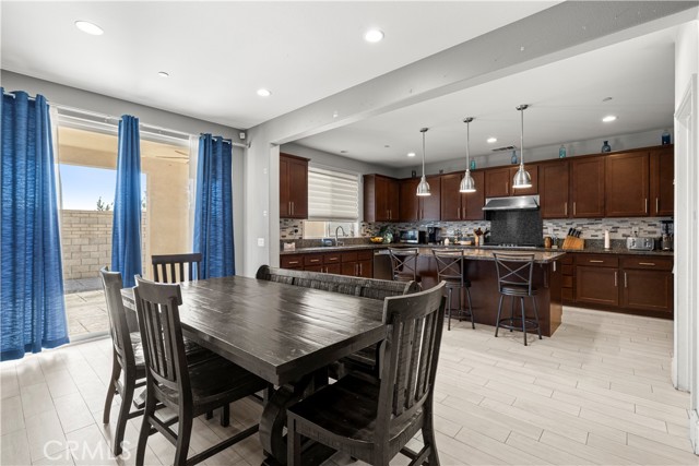 Detail Gallery Image 8 of 39 For 5052 Clematis Ct, Jurupa Valley,  CA 91752 - 5 Beds | 3/1 Baths