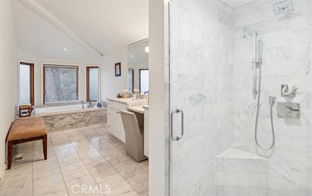 Detail Gallery Image 17 of 27 For 31991 Viapavo Real, Coto de Caza,  CA 92679 - 4 Beds | 4/1 Baths