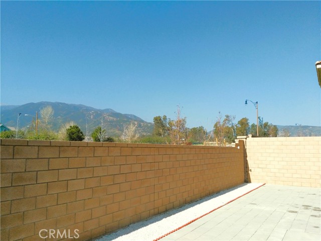 Detail Gallery Image 13 of 15 For 4420 Rima Dr, Fontana,  CA 92336 - 4 Beds | 3/1 Baths