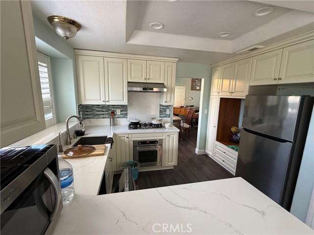 10237 Kernwood Court, Rancho Cucamonga CA: https://media.crmls.org/medias/c7603922-83ab-4ccf-8a19-afee69568e43.jpg