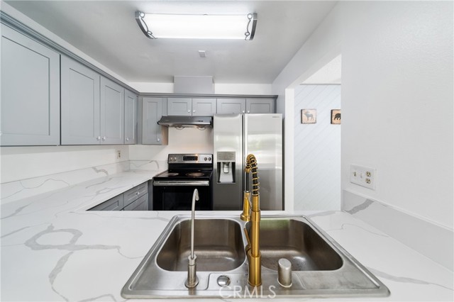 Detail Gallery Image 6 of 23 For 13096 Le Parc #76,  Chino Hills,  CA 91709 - 2 Beds | 1 Baths