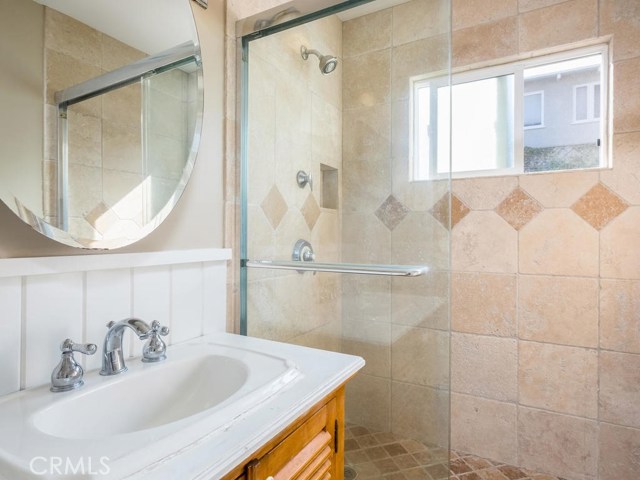 1014 10th Street, Hermosa Beach, California 90254, 3 Bedrooms Bedrooms, ,1 BathroomBathrooms,Residential,Sold,10th,SB17233667