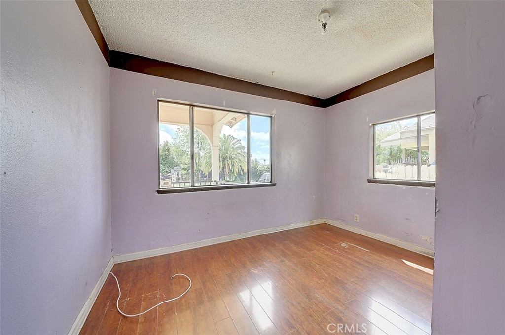 https://media.crmls.org/medias/c7636460-6393-4d25-893e-5c977dbf2190.jpg?preset=X-Large