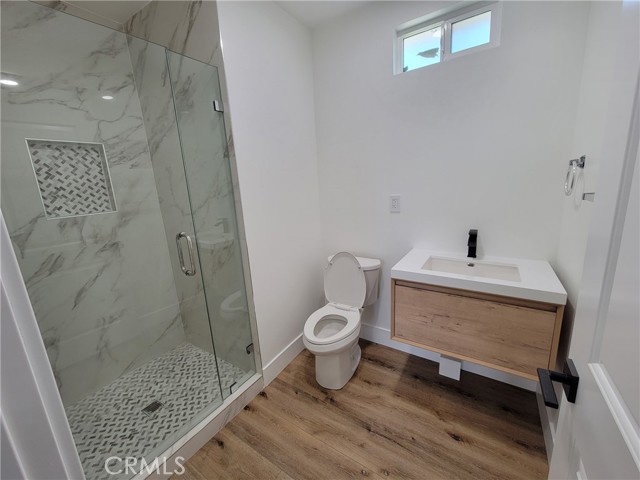 Image 17 of 19 For 8101 Taylor  