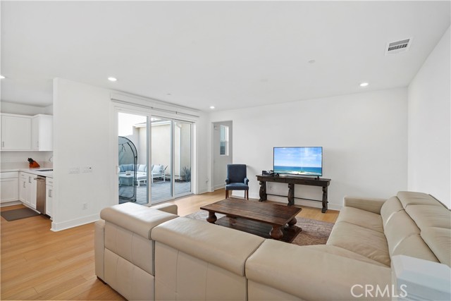 Detail Gallery Image 5 of 28 For 27321 Great Divide Lane, Valencia,  CA 91381 - 4 Beds | 2 Baths