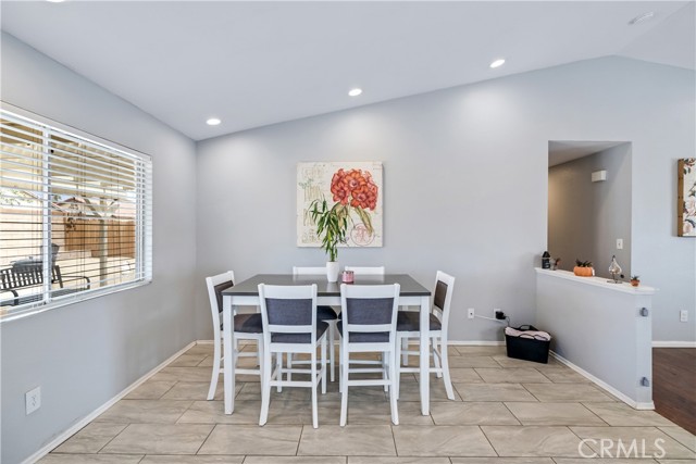 3331 Jahon Court, Rosamond CA: https://media.crmls.org/medias/c764956a-328d-4a66-bd76-69acee761847.jpg