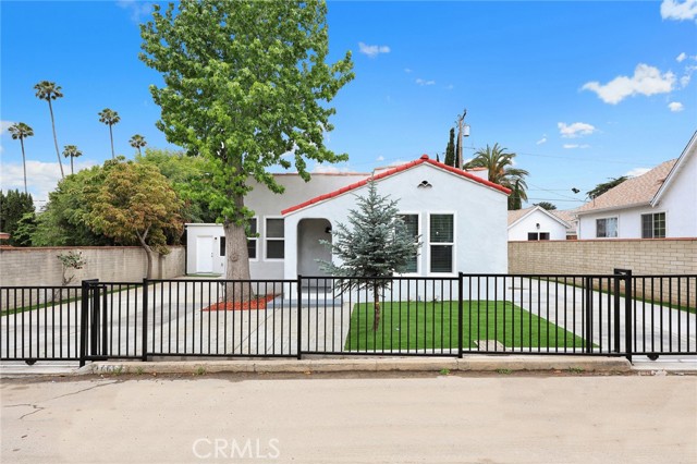Detail Gallery Image 1 of 25 For 2461 Saint Pierre Ave, Altadena,  CA 91001 - 4 Beds | 2 Baths