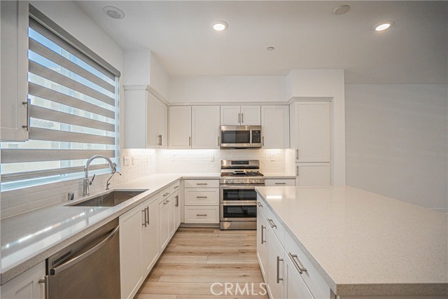 Detail Gallery Image 19 of 48 For 2317 W Broadway #6,  Anaheim,  CA 92804 - 4 Beds | 3/1 Baths