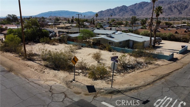 Detail Gallery Image 2 of 6 For 703 Sunnyslope Dr, Twentynine Palms,  CA 92277 - – Beds | – Baths