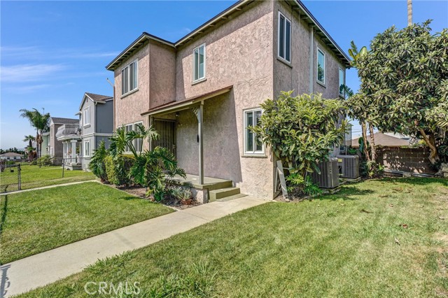 10523 Haas Avenue, Los Angeles CA: https://media.crmls.org/medias/c766e573-67e6-438d-9598-e577b710008f.jpg