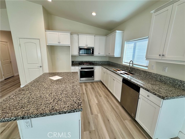 Detail Gallery Image 16 of 27 For 11827 Fresh Meadow Pl, Victorville,  CA 92392 - 4 Beds | 3 Baths