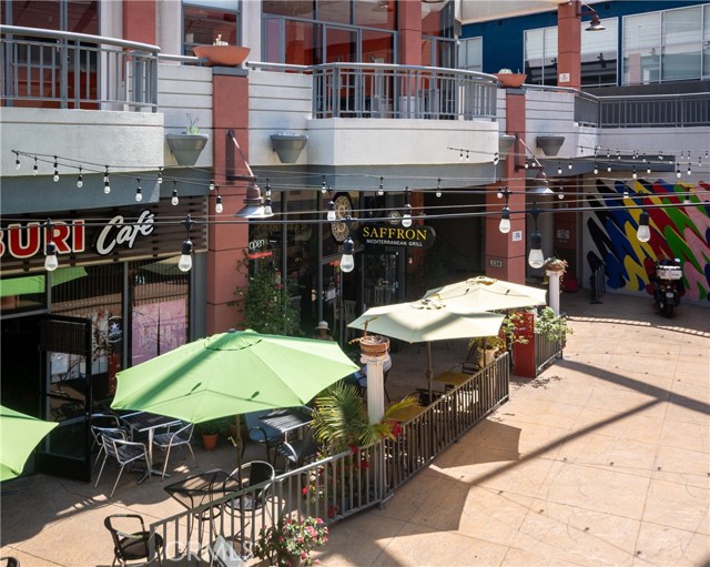 245 Pine Ave Avenue, Long Beach CA: https://media.crmls.org/medias/c7685353-8aa9-4e85-a1db-22c0e9ef963c.jpg