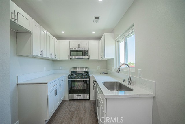 Detail Gallery Image 18 of 29 For 1601 237th St #D,  Harbor City,  CA 90710 - 3 Beds | 2 Baths