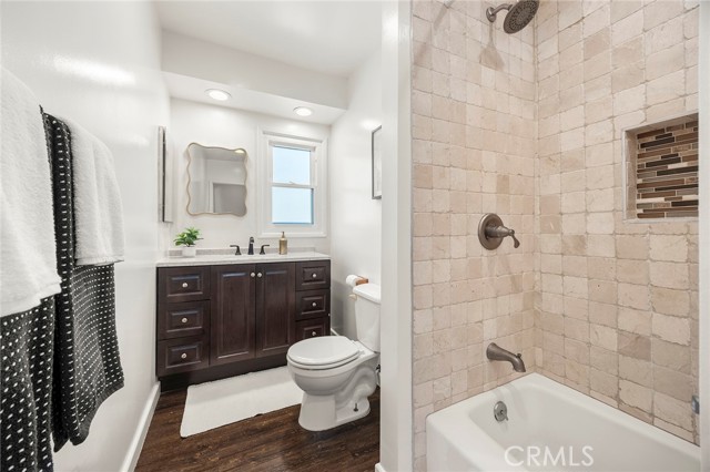 Detail Gallery Image 31 of 44 For 804 E Glenwood, Fullerton,  CA 92831 - 5 Beds | 3/1 Baths