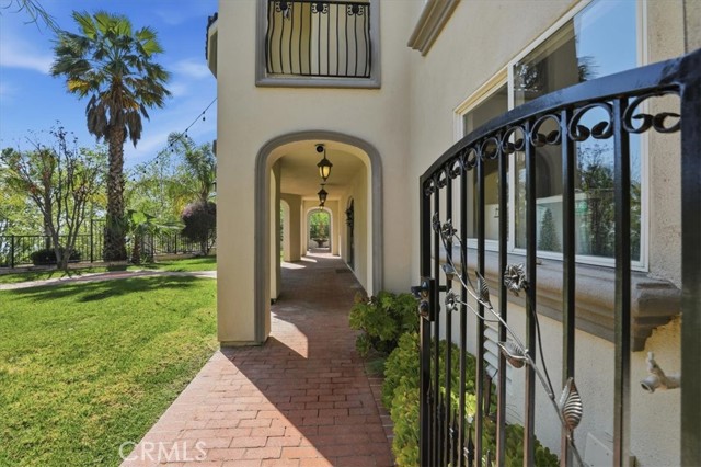 Detail Gallery Image 3 of 63 For 4972 Clover, Rancho Cucamonga,  CA 91737 - 6 Beds | 6/1 Baths