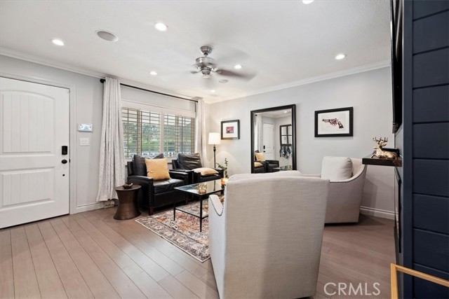 3751 Laurita Avenue, Pasadena CA: https://media.crmls.org/medias/c7696dfa-a0e1-4617-b88d-b0174c3061a3.jpg