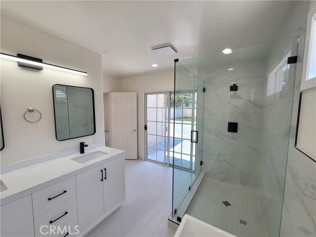 18001 Osborne Street, Sherwood Forest CA: https://media.crmls.org/medias/c7697858-d4c2-41a8-b1b6-0c75d746813e.jpg