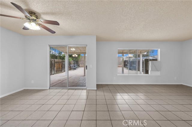Detail Gallery Image 12 of 34 For 15400 Canyonstone Dr, Moreno Valley,  CA 92551 - 3 Beds | 2/1 Baths