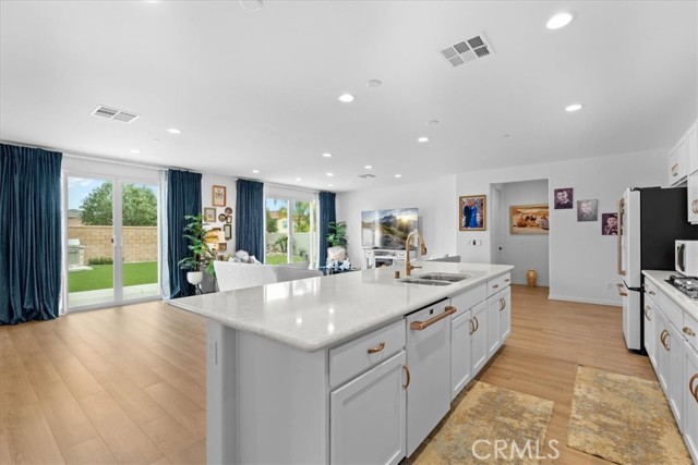 Detail Gallery Image 17 of 43 For 34490 Bloomberry, Murrieta,  CA 92563 - 3 Beds | 2/1 Baths