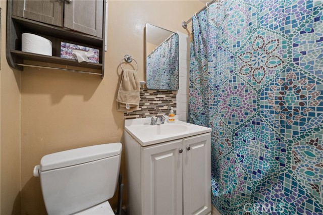 Detail Gallery Image 17 of 29 For 5942 Fidler, Lakewood,  CA 90712 - 4 Beds | 4 Baths