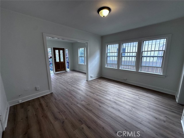 1805 W 35th Street, Los Angeles CA: https://media.crmls.org/medias/c76a3171-83f3-4415-a827-32bf4cb27504.jpg