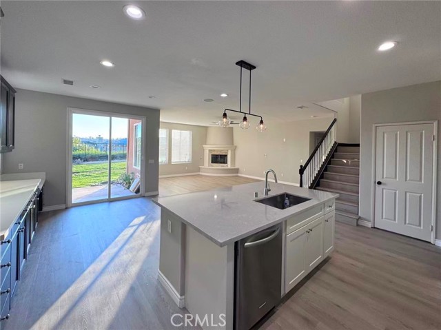 Detail Gallery Image 2 of 27 For 19738 Castille Ln, Santa Clarita,  CA 91350 - 4 Beds | 4 Baths