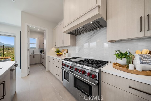 Detail Gallery Image 9 of 44 For 122 Mossvine, Irvine,  CA 92618 - 4 Beds | 3 Baths