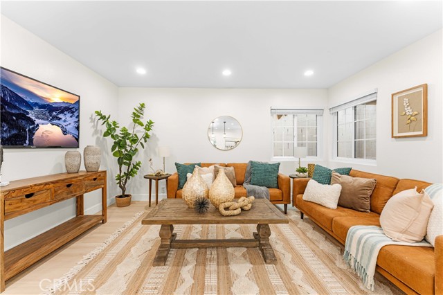 20163 Corona Street, Corona CA: https://media.crmls.org/medias/c76be8e7-539d-47fe-a9f0-e06628f1c735.jpg