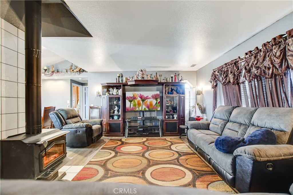 8011 Fuente Avenue, Oak Hills, CA 92344