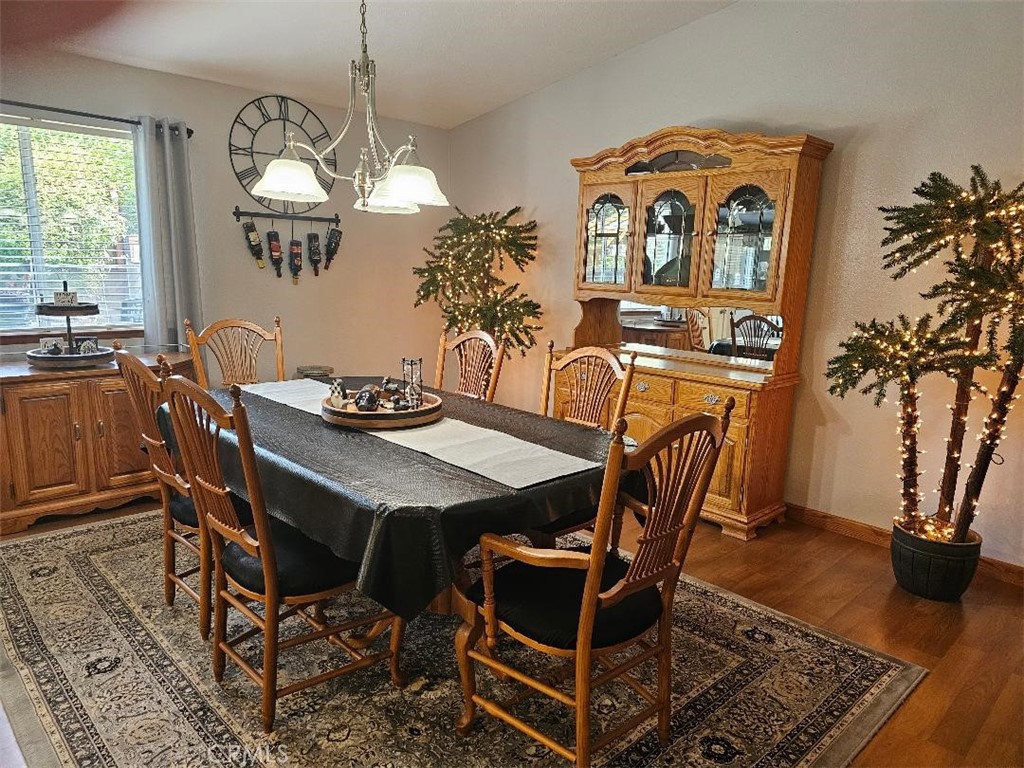 https://media.crmls.org/medias/c76c6602-732f-48c9-9b36-ec67c2b5384b.jpg?preset=X-Large