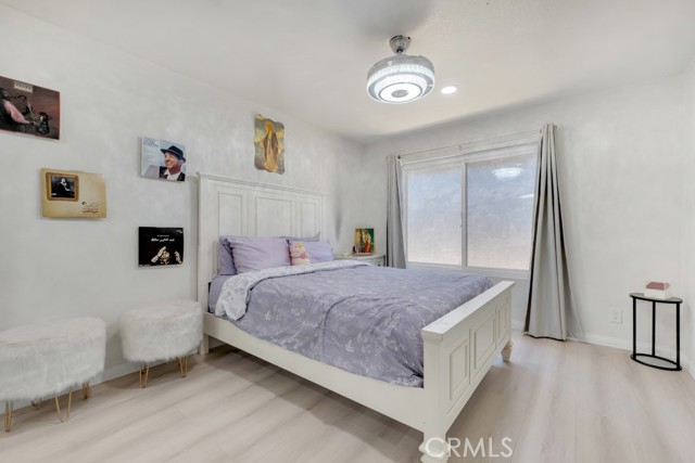 Detail Gallery Image 14 of 61 For 7701 Baird Ave, Reseda,  CA 91335 - – Beds | – Baths