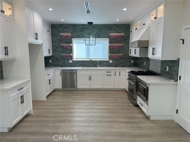 Detail Gallery Image 4 of 16 For 17314 Ludlow St, Granada Hills,  CA 91344 - 3 Beds | 2 Baths