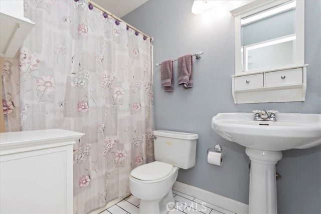 Detail Gallery Image 24 of 42 For 8676 Limestone Dr, Riverside,  CA 92504 - 3 Beds | 3 Baths
