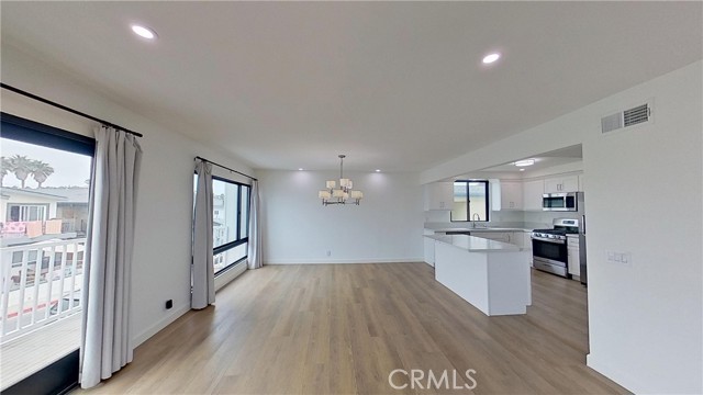 4112 Seashore Drive, Newport Beach CA: https://media.crmls.org/medias/c76e8b41-9c63-4e68-947b-da26622653c7.jpg