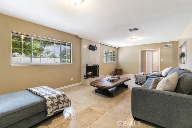 419 Marcia Street, Redlands CA: https://media.crmls.org/medias/c7700fd5-3f8b-4674-8f33-ec1063e1ead5.jpg