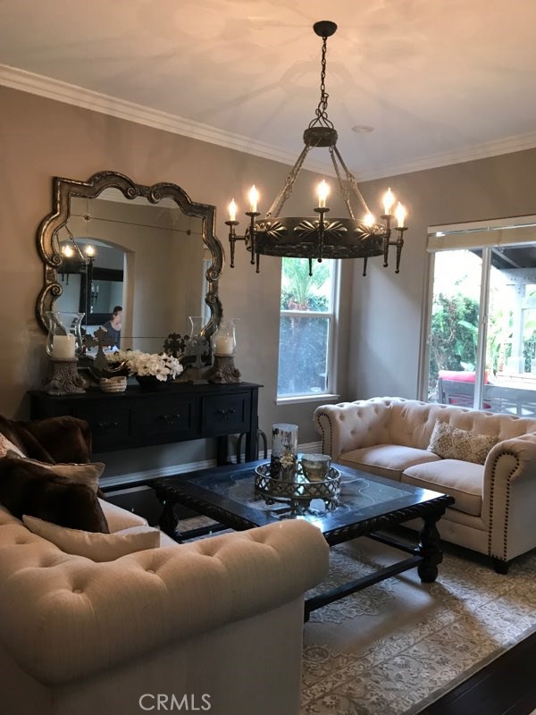 Detail Gallery Image 4 of 14 For 633 via Linda, Newbury Park,  CA 91320 - 5 Beds | 4/1 Baths