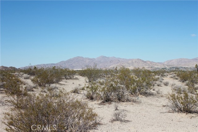 769 Meridian Road, Lucerne Valley CA: https://media.crmls.org/medias/c77105f4-3d64-46c0-ab6e-f6a842edee67.jpg