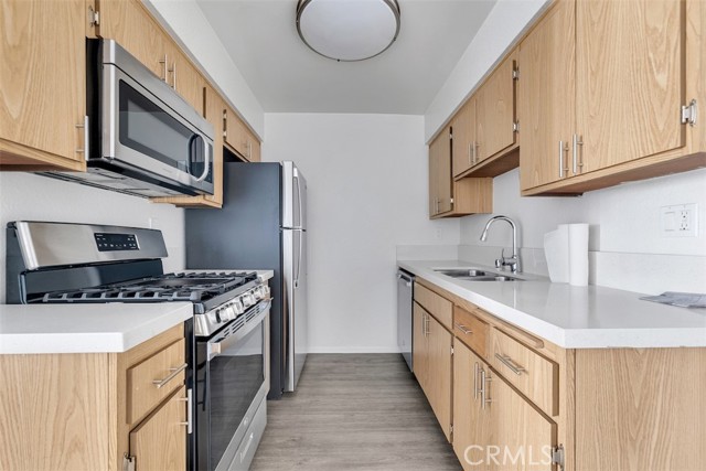 14218 Victory Boulevard, Van Nuys CA: https://media.crmls.org/medias/c771249f-1e52-4a76-b6e3-6d31e492b084.jpg