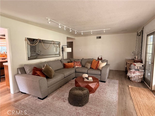 Detail Gallery Image 14 of 35 For 1341 E Meda, Glendora,  CA 91741 - 4 Beds | 3 Baths