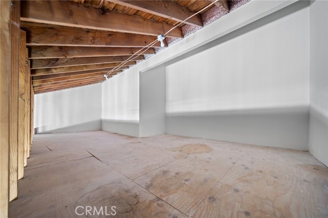 19735 Blythe Street, Winnetka CA: https://media.crmls.org/medias/c771e744-1717-41c7-b0cf-f0cff5516d89.jpg