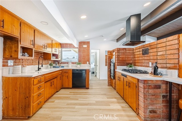 5835 Los Santos Way, Buena Park CA: https://media.crmls.org/medias/c7724136-5458-4f25-b083-eb525d09268d.jpg