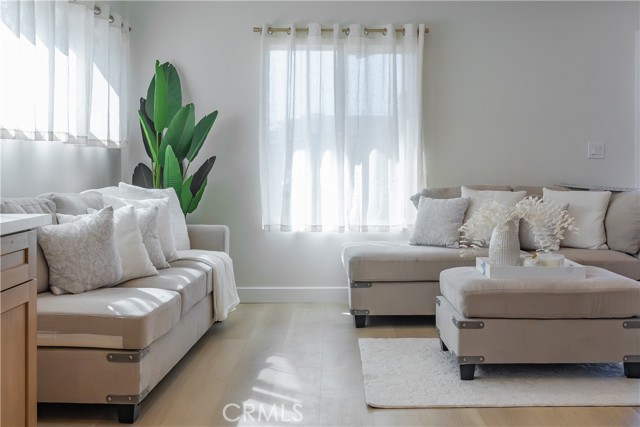 Detail Gallery Image 2 of 18 For 1615 W 67th, Los Angeles,  CA 90047 - 3 Beds | 2 Baths