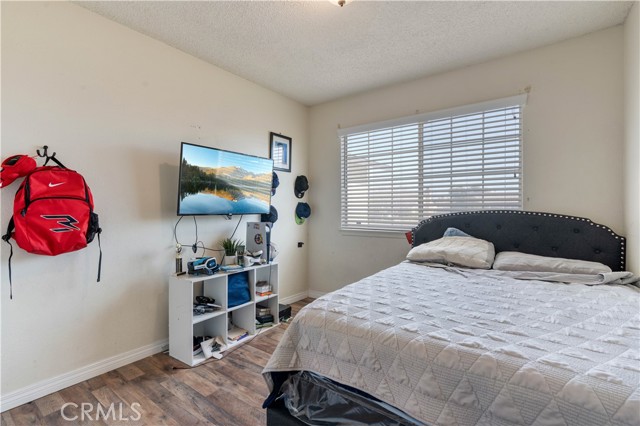 Detail Gallery Image 9 of 13 For 16184 Tawney Ridge Ln, Victorville,  CA 92394 - 3 Beds | 2 Baths