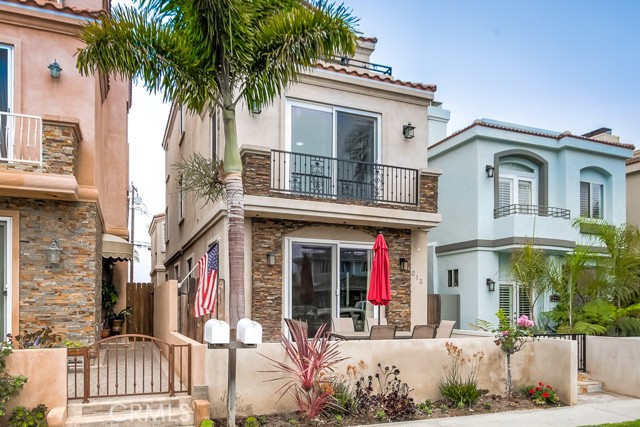 213 Baltimore, Huntington Beach, CA 92648