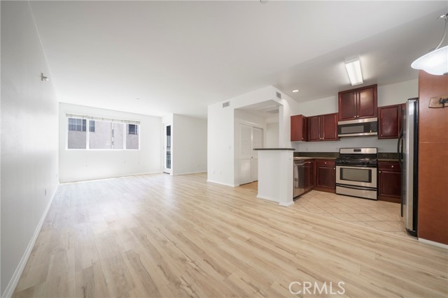 13941 Sherman Way, Van Nuys CA: https://media.crmls.org/medias/c7740870-ba68-4fb8-9718-12ae4f040eef.jpg
